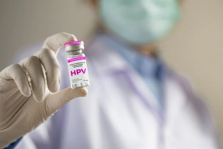 HPV aşısı, kanserle mücadelede önemli rol oynuyor