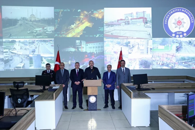 İçişleri Bakanı Soylu, Adana'da "Kökünü Kurutma Operasyonu"na ilişkin konuştu: