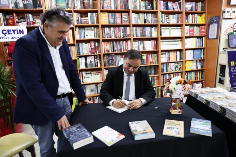 İletişimci ve yazar Çetin Oranlı, yeni kitabı için imza günü düzenledi