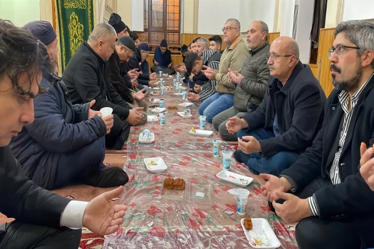 Isparta'da "Sizinle iftar, Gazzeli kardeşlerimizle iftihar ediyoruz" etkinliği yapıldı