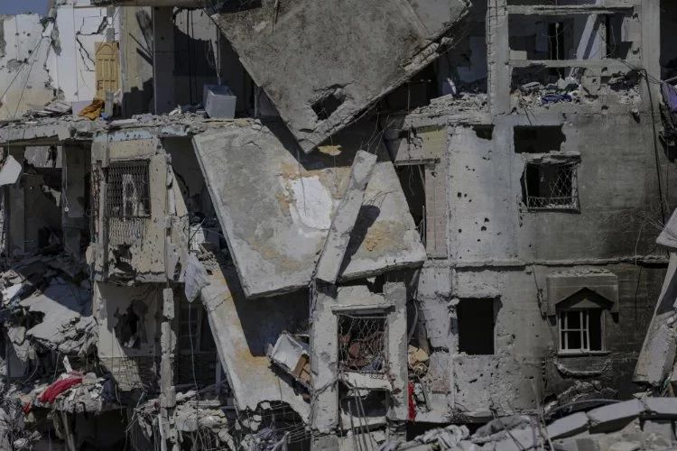 İsrail'in Gazze'ye yönelik bombardımanında ölü sayısı 33 bin 729'a yükseldi