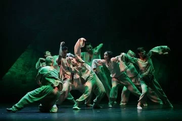 İstanbul Modern Dans Topluluğu, Mersin'de sahne aldı