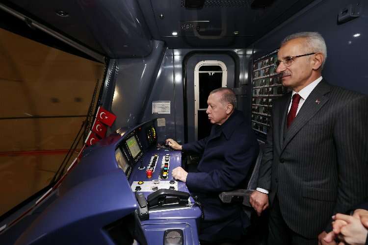 İstanbul'un yeni raylı sistemi Bakırköy Sahil-Kirazlı metro hattı açıldı 3
