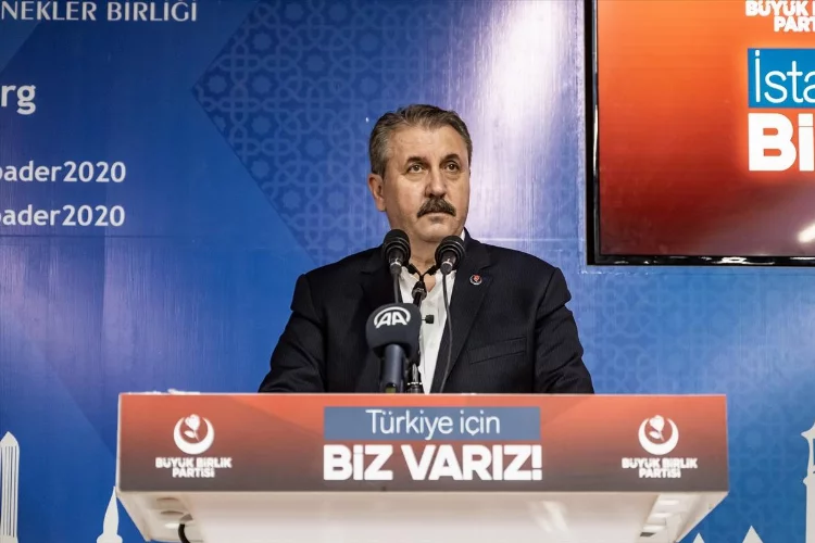 İSTANBUL - BBP Genel Başkanı Destici, İstanbul'da Vatandaşlarla Buluşma Programı'nda konuştu