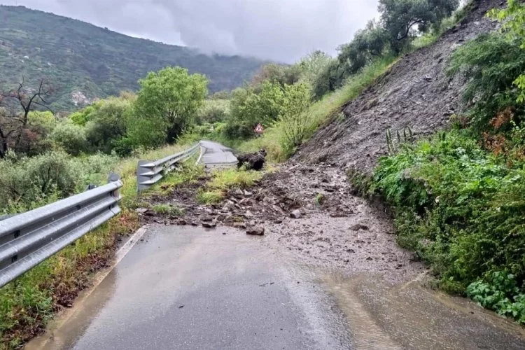 İtalya'da  şiddetli  yağışlar sel ve toprak kaymalarına yol açtı