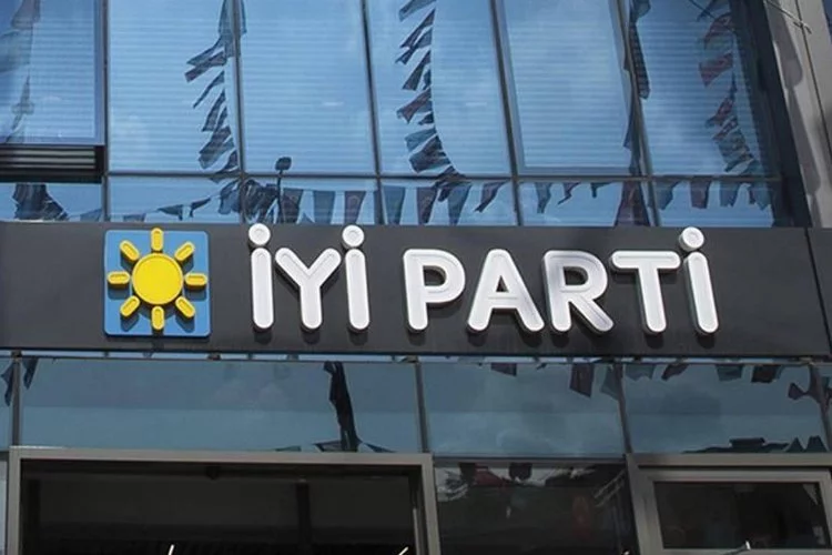 İYİ Parti İzmir Milletvekili Ümit Özlale istifa etti