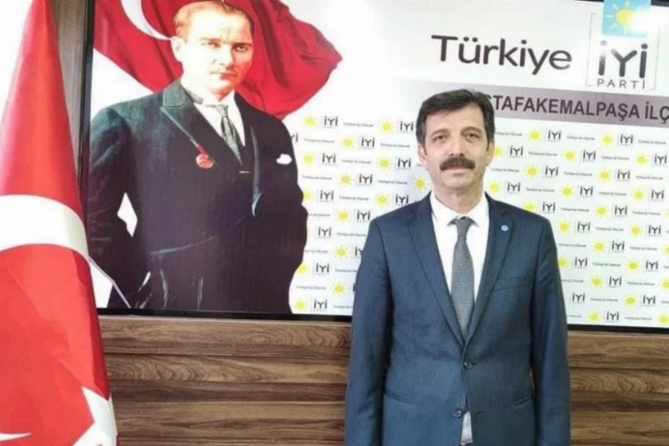 İYİ Parti Mustafakemalpaşa İlçe Başkanı Tevfik Demir Parti ve Başkanlık görevinden istifa etti