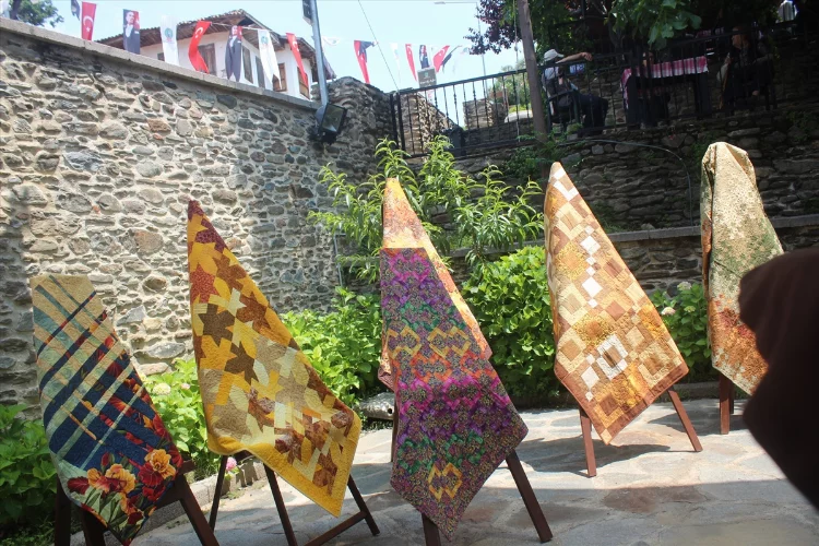 İZMİR - Ödemiş’te "Geçmişten geleceğe tekstil tasarım sergisi" açıldı