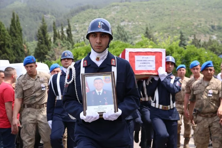 Jandarma Uzman Çavuş Ensar Enes Ertaş, memleketi Hatay'da gözyaşları içerisinde son yolculuğuna uğurlandı
