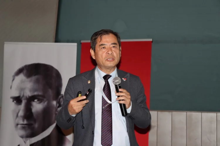 Japon mühendis Yoshinori Moriwaki Adana'da deprem konusunda eğitim verdi