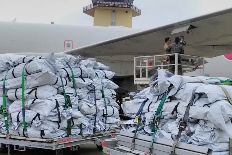 Japonya Öz Savunma Kuvvetlerinin yardım malzemesi taşıyan uçağı İncirlik Üssü'ne ulaştı