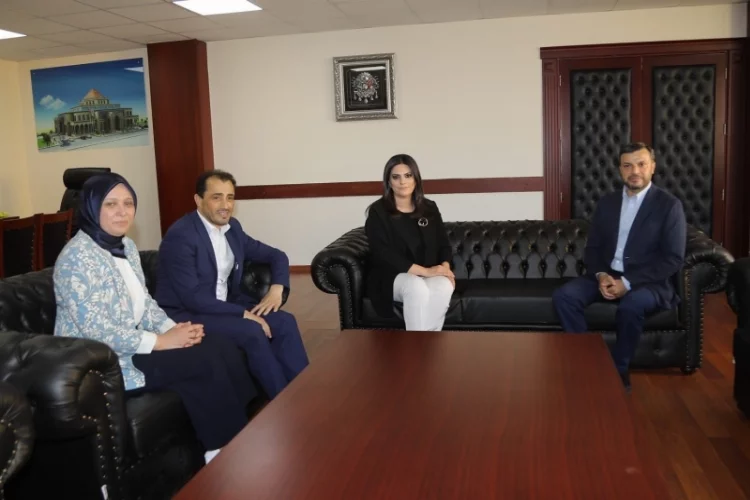 Jülide Sarıeroğlu, Yüreğir Belediyesi Başkanı'nı ziyaret etti