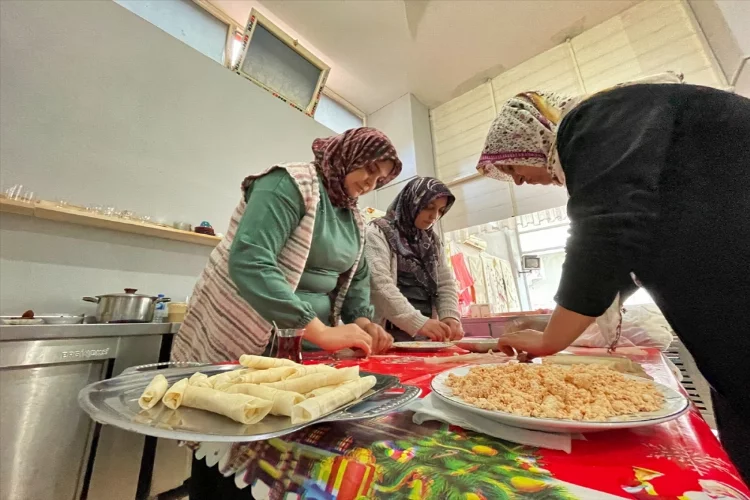 Kadınların hazırladığı yiyecekler "Hatunlar Sofrası"nda kazanca dönüşüyor