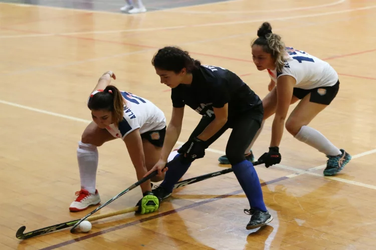 Kadınlar Salon Hokeyi Süper Ligi 2. etap maçları, Alanya'da başladı