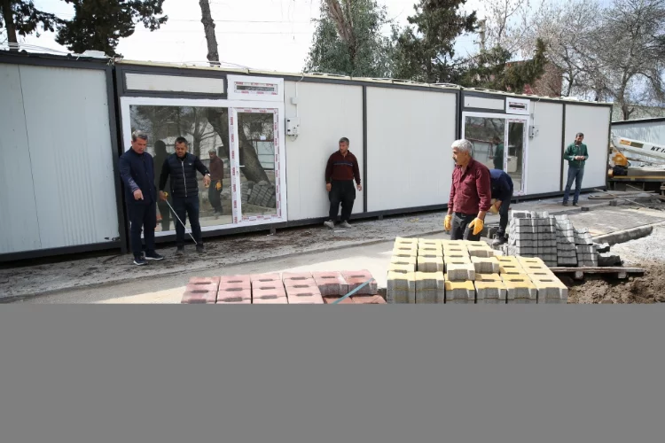 Kahramanmaraş'ın Türkoğlu ilçesinde yapılan prefabrik esnaf çarşılarında son aşamaya gelindi