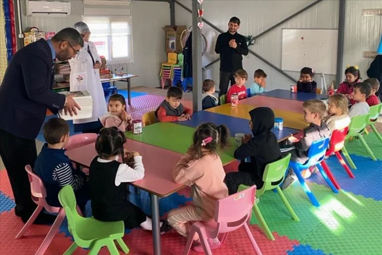 Kahramanmaraş'ta afetzede minik Kur'an kursu öğrencilerinden Filistin'e destek