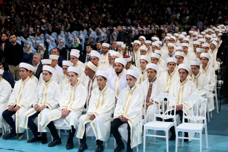 Kahramanmaraş'ta hafızlık eğitimini tamamlayan 600 öğrenci için icazet töreni yapıldı