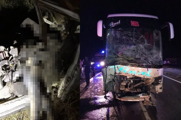 Yolcu otobüsü otomobile çarptı: 2 ölü, 20 yaralı