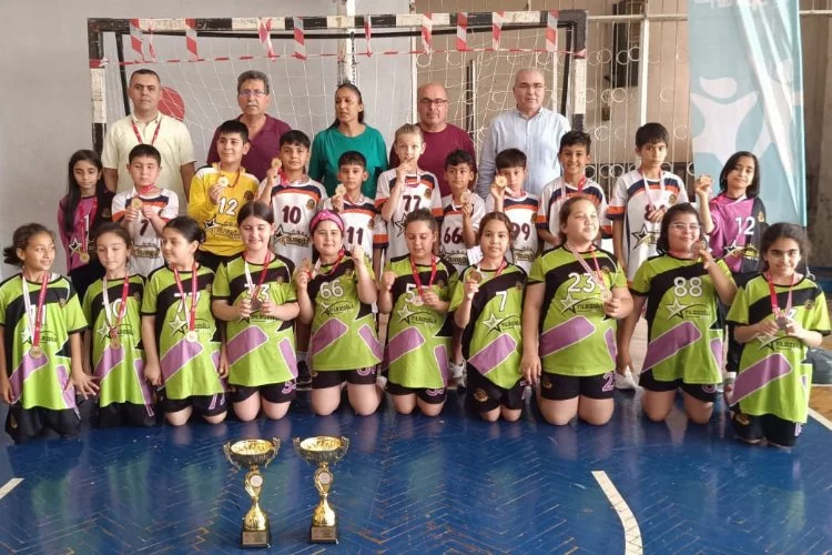 Kenan Çetinel İlkokulu hentbolda Adana birincisi oldu