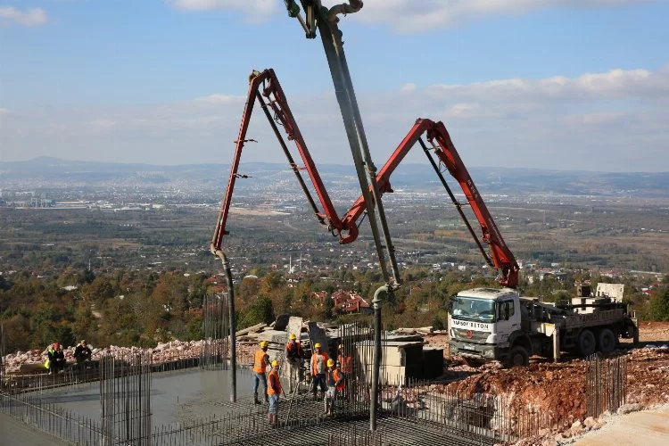 Kocaeli'de teleferik projesinin temel betonu atıldı