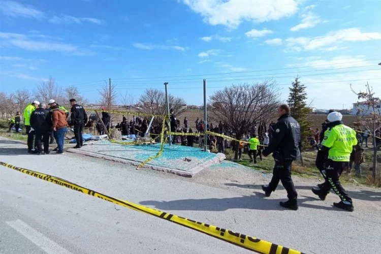 Hatay'ın Erzin ilçesinde TEM Otoyolunda trafik kazasında bir kişi hayatını kaybetti