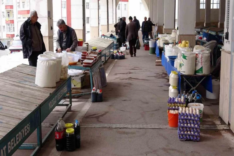 Köylü pazarı ramazanda boş kaldı