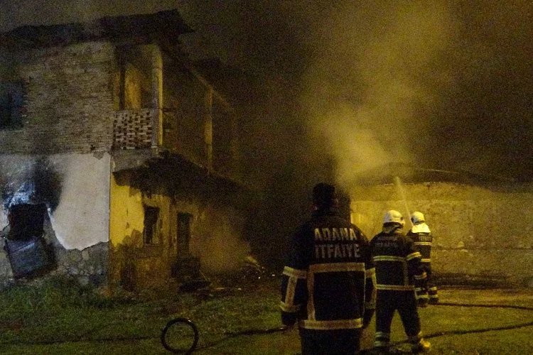 Kozan'da yangında anne ve iki çocuk hayatını kaybetti 