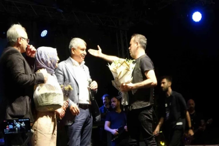 Kozan’da Cumhuriyet coşkusu Haluk Levent konseri ile taçlandı