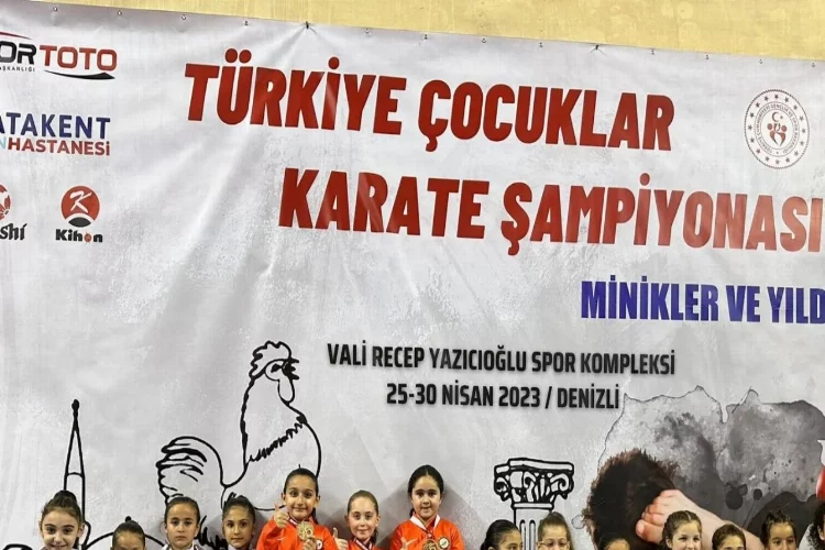 Kütahyalı çocuklardan Türkiye karate şampiyonasında 6 birincilik, 2 ikincilik, 7 üçüncülük