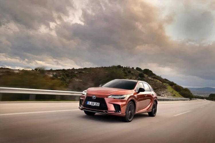 Lexus Premium, RX'i yeni nesliyle Türkiye'de satışa sundu
