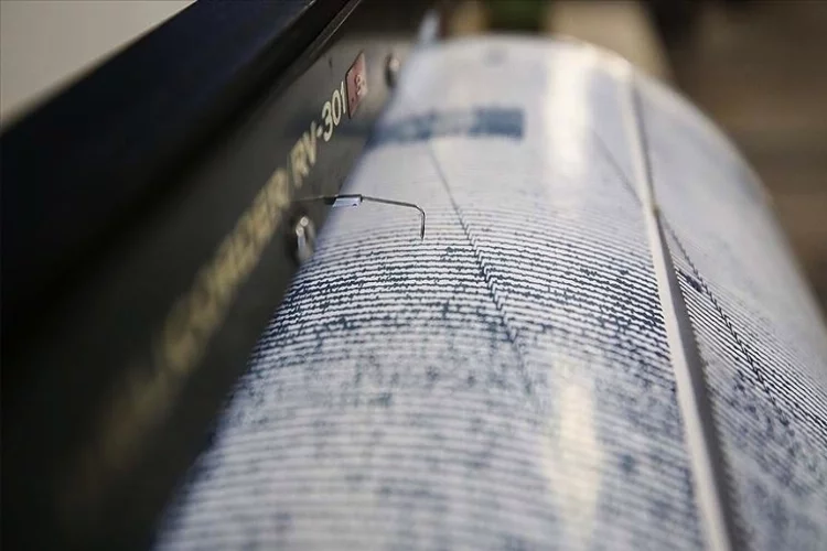 AFAD: "Malatya Yeşilyurt’ta saat 16.35’te 4.8 büyüklüğünde deprem meydana geldi."