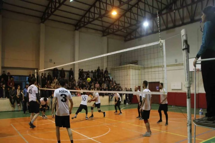 Malazgirt’te ‘Kurumlar Arası Voleybol Turnuvası’ sona erdi