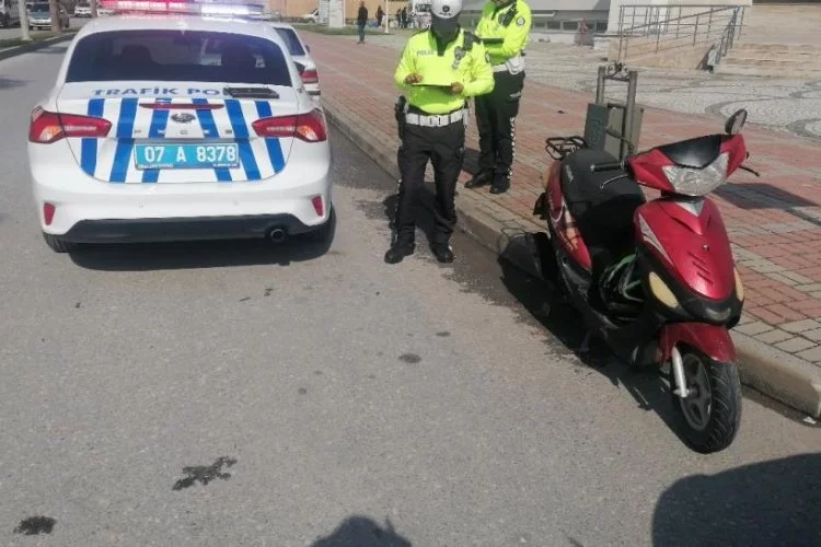 Manavgat'ta motosiklet kazasında sürücü yaralandı