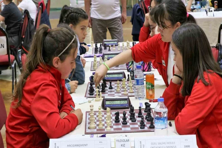 Manisa’da yapılan okul sporları satranç grup finalleri sona erdi