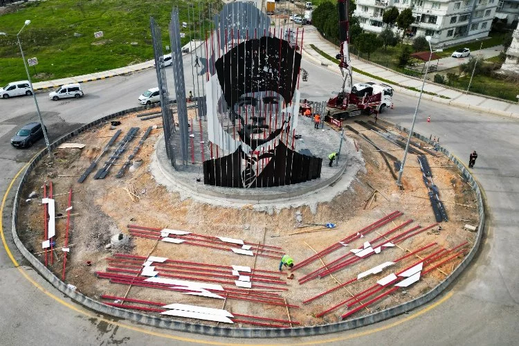 Menemen Belediyesi Türkiye'de bir ilk olacak Atatürk anıtını açmaya hazırlanıyor