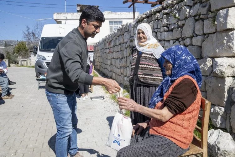 Mersin'de gezici sağlık aracı Beylice Mahallesinde hizmet vermeye başladı