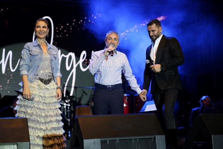MERSİN - Bakan Nebati, "Kadınlar İçin Konser" etkinliğine katıldı