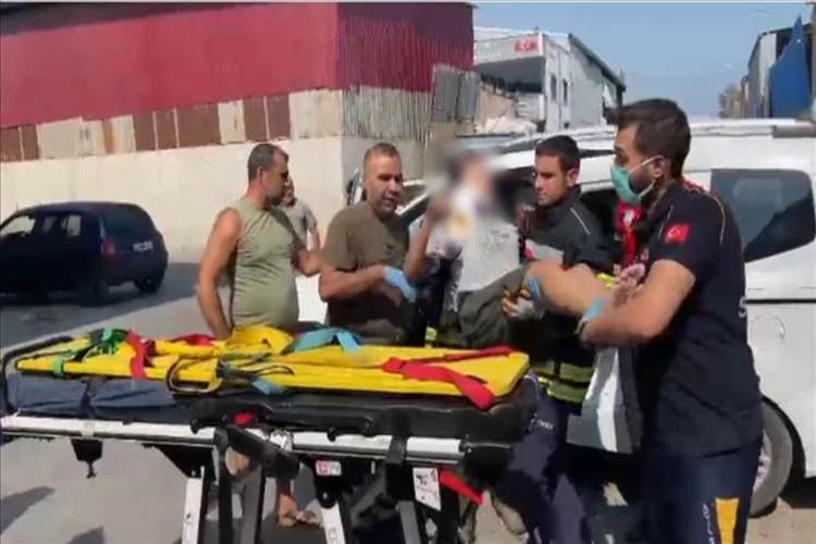 Mersin'de iki aracın çarpışması sonucu 2 çocuk yaralandı