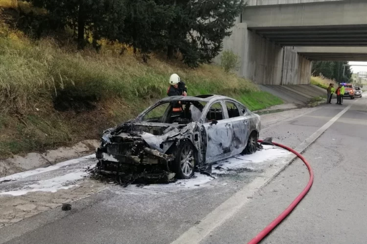 Mersin'de otomobilde çıkan yangın söndürüldü