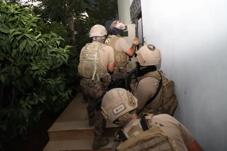 Mersin'de uyuşturucu ticareti iddiasıyla yakalanan 9 şüpheli salıverildi