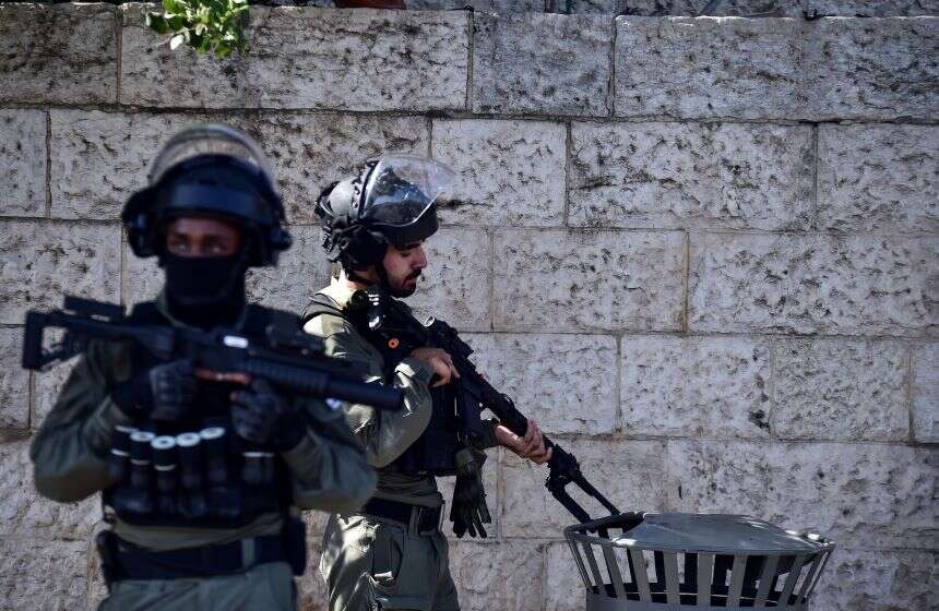 Mescid-i Aksa’daki 4. cumada İsrail güçlerinden Filistinlilere müdahaleeeee