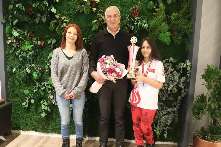 Mezitli'den satranç şampiyonu: Ege Öz Antalya'da birinci oldu
