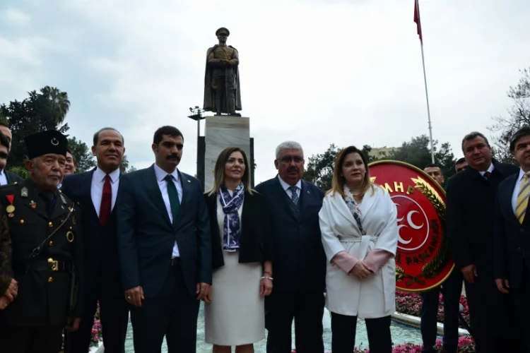 MHP'nin 50. kuruluş yıldönümü dolayısıyla Atatürk Parkı'nda çelenk sunuldu