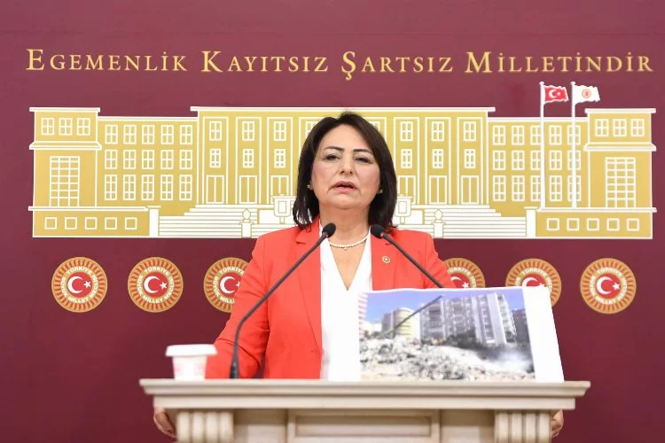 Milletvekili Müzeyyen Şevkin: Orta hasarlı binalar yıkılmayı bekliyor, vatandaş ev bulamıyor