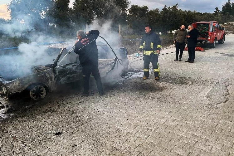 Muğla'da seyir halindeki araç yandı