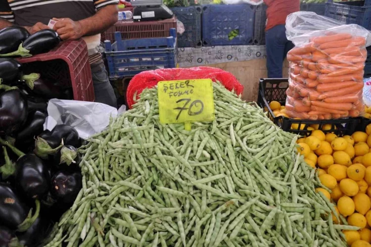 Muğla’nın Fethiye ilçesinde geçtiğimiz hafta ortalama 40 TL’den satılan taze fasulye, bu hafta 70TL’ye çıkarak pazarın z