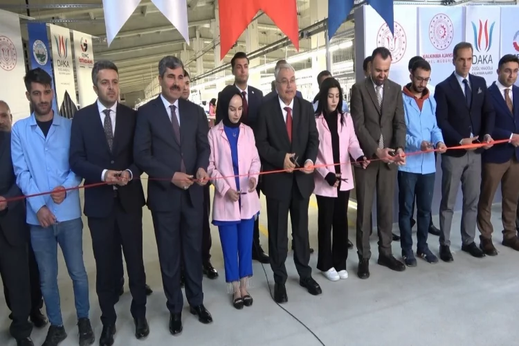 Muş’ta 416 kişinin istihdam edildiği tekstil fabrikası törenle açıldı