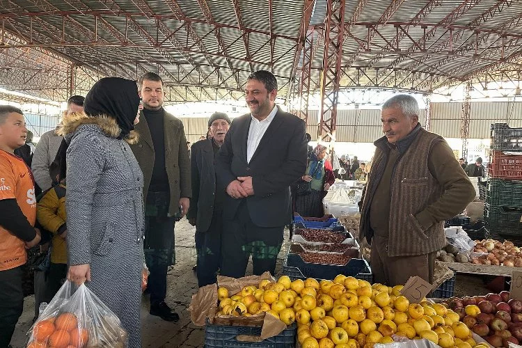 Mut İlçe Belediye Başkanı Volkan Şeker, pazar esnafıyla buluştu