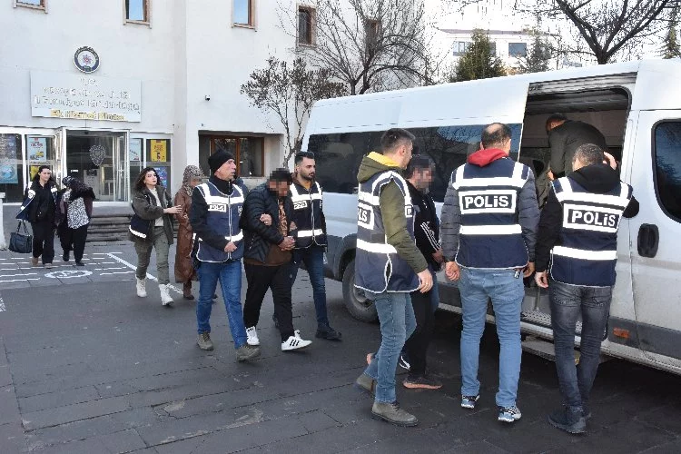 Nevşehir'de ' Sazan Sarmal' operasyonu: 5 gözaltı