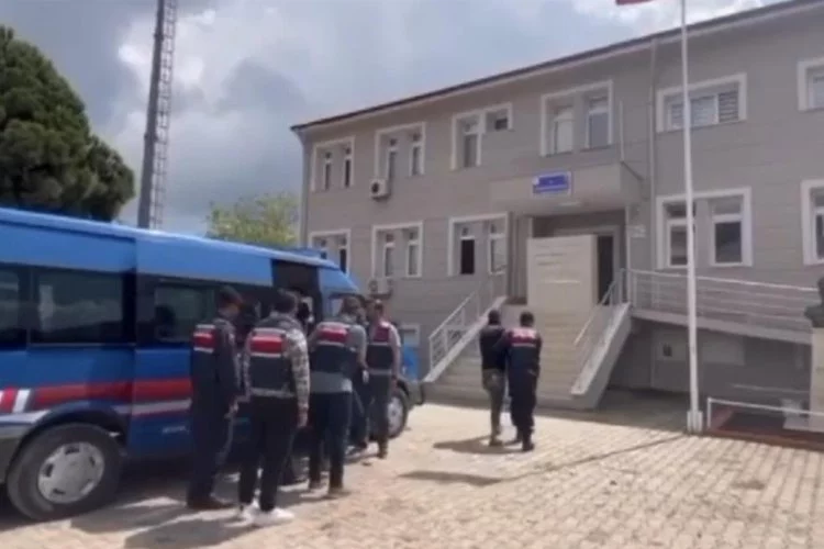 Osmaniye'de 10 düzensiz göçmen yakalandı, 1 organizatör gözaltına alındı
